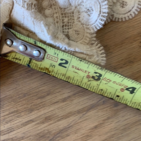 Cream lace shorts - Picture 5 of 5